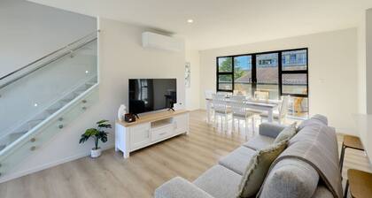 4Bs Newly Built Spacious Townhouse in Forrest Hill