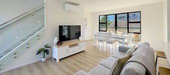 4Bs Newly Built Spacious Townhouse in Forrest Hill