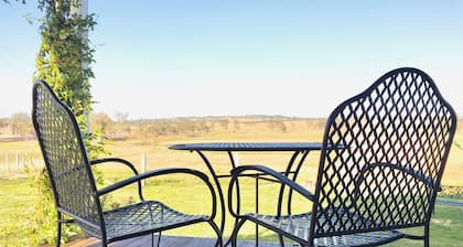 Galbraith Farmhouse - South Burnett. Stunning views, fire pit & star gazing.