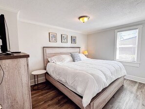 2 Schlafzimmer, Schreibtisch, Bügeleisen/Bügelbrett, kostenloses WLAN