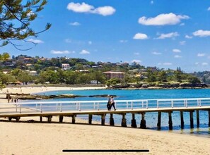 Beach - Central Mosman 2BR Family Unit with Bunk Beds & Parking. (Mosman)