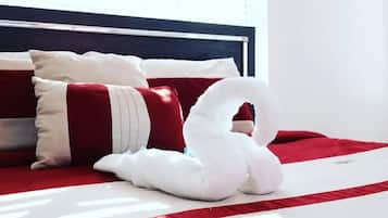 11 bedrooms, WiFi, bed sheets