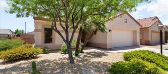 HOME IN THE GRAND!  WALKING DISTANCE TO AMENITIES!