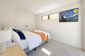 3 bedrooms, WiFi, bed sheets