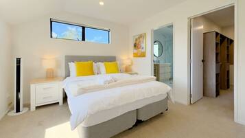 3 bedrooms, WiFi, bed sheets
