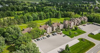 Traverse city/Golf/Hiking/Equestrian/Lake