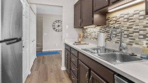 Private kitchen - Traverse city/Golf/Hiking/Equestrian/Lake  (Williamsburg)