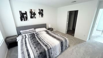 4 bedrooms, in-room safe, desk, free WiFi