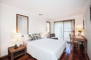 3 bedrooms, desk, iron/ironing board, travel cot