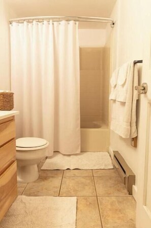 タオル、石鹸、トイレットペーパー