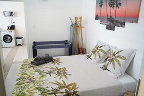 1 Schlafzimmer, Bügeleisen/Bügelbrett, Reisekinderbett, kostenloses WLAN