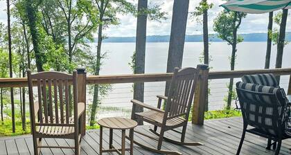 "TRANQUILITY"
A LAKEFRONT RETREAT
ON LAKE EUFAULA