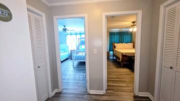 4 bedrooms, desk, WiFi, bed sheets