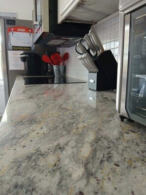 Fridge, microwave, stovetop, dishwasher