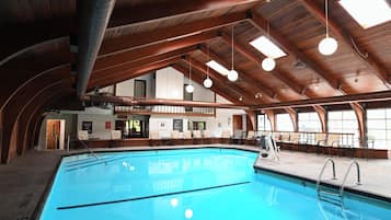 Inomhuspool och uppvärmd pool