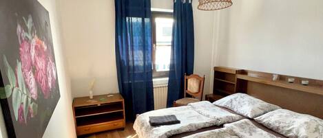 Schreibtisch, kostenloses WLAN, Bettwäsche