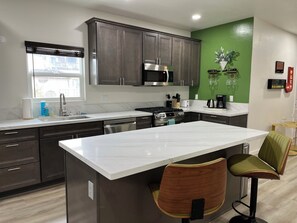 Fridge, microwave, oven, stovetop - New House! Family/ HotSpa/BBQ/Game/Gated Parkings, Closed to Top SD Hot-spots! (San Diego)