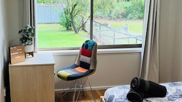 3 bedrooms, desk, iron/ironing board, free WiFi