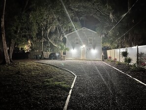 Exterior - Sun & Speedway Villa - Centrally located to everything. (Daytona Beach)