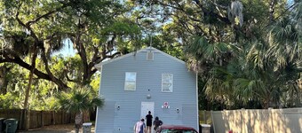 Sun & Speedway Villa - Centrally located to everything.