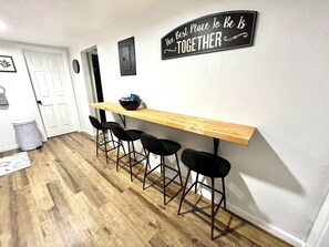 Interior - Sun & Speedway Villa - Centrally located to everything. (Daytona Beach)