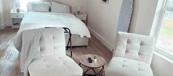 Sun & Speedway Villa - Centrally located to everything.