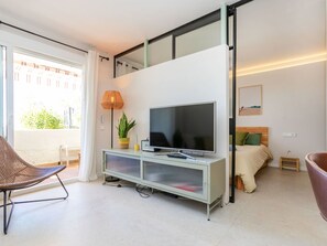 1 bedroom, desk, iron/ironing board, WiFi