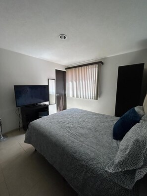 2 habitaciones, tabla de planchar con plancha, wifi y ropa de cama 