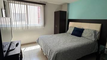 2 bedrooms, iron/ironing board, WiFi, bed sheets