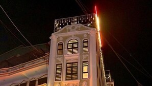 A building with a sign for 'BAC HA DRAGON Hotel & Sky Coffee'. - Bac Ha Hotel Lao Cai- by Bay Luxury (Bac Ha)