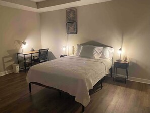 3 bedrooms, iron/ironing board, WiFi, bed sheets - “ paradise retreat” (Jackson)