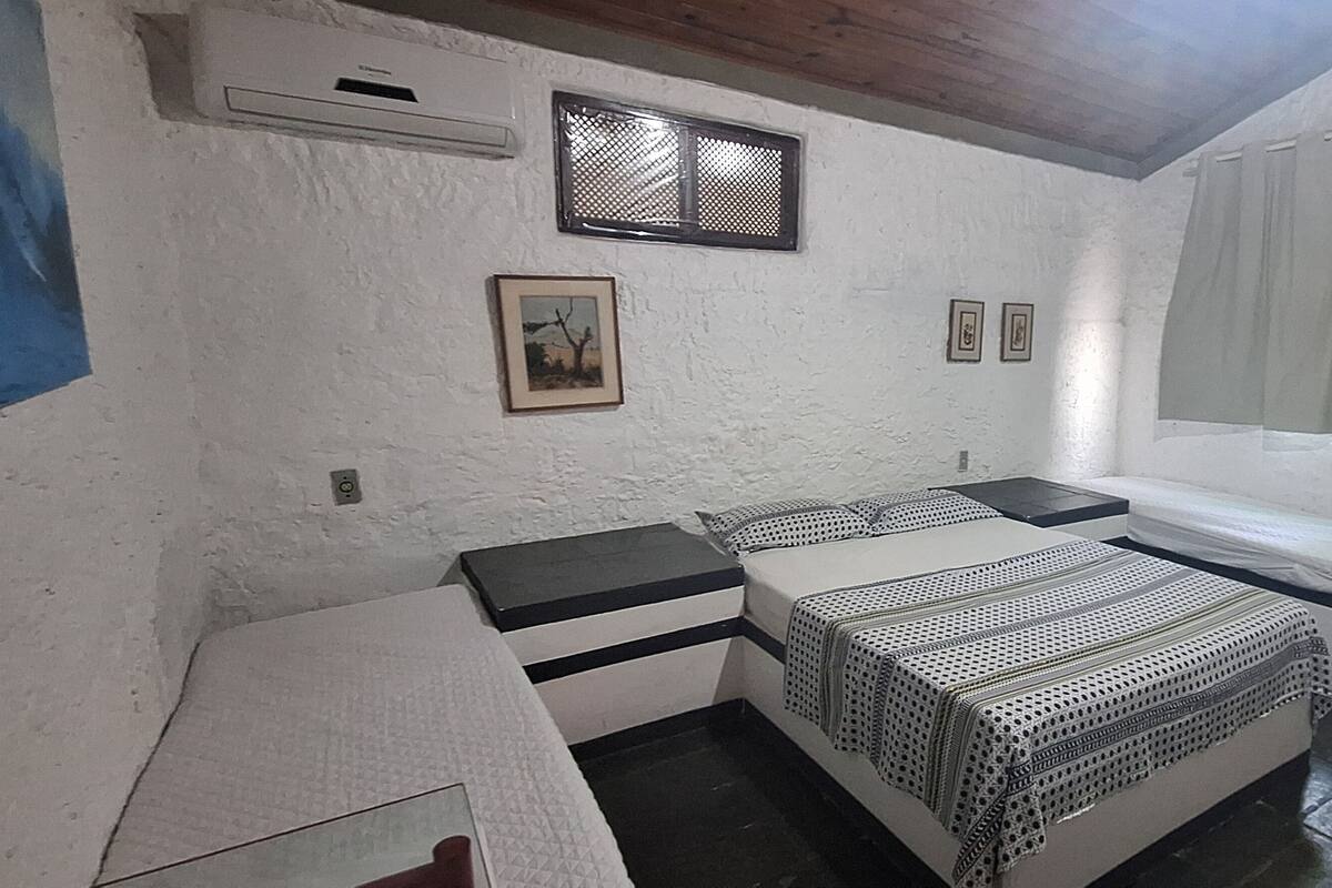 Comfort Quadruple Room | Free WiFi, bed sheets