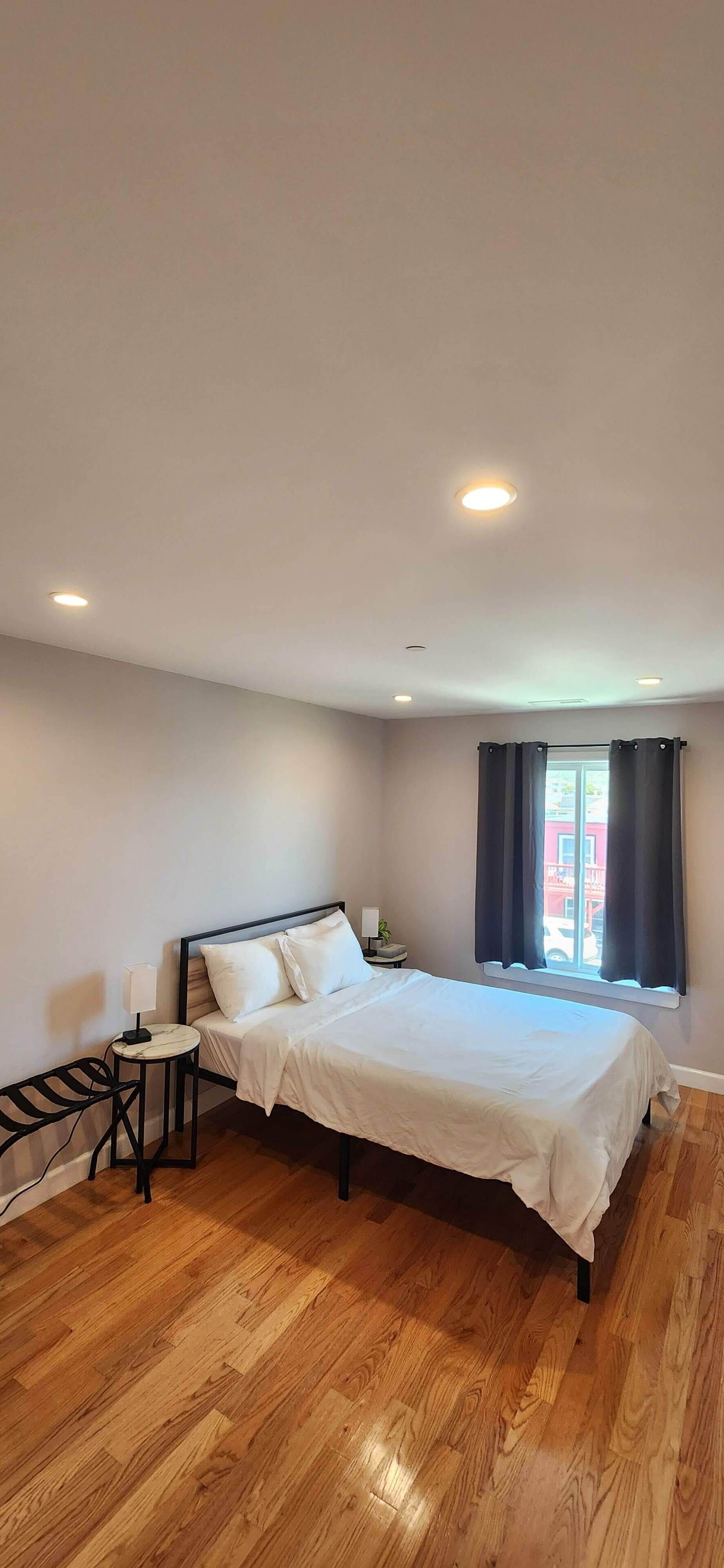 8 bedrooms, iron/ironing board, free WiFi, bed sheets