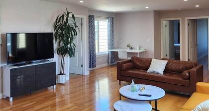 8-BR, 8-Bath Home: Your Perfect Staycation near SF