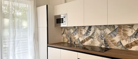 Microwave, dishwasher