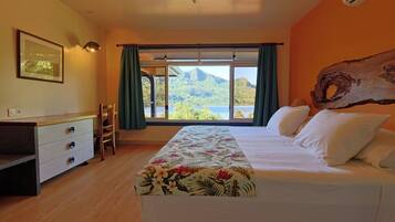 2 slaapkamers, een strijkplank/strijkijzer, gratis wifi, beddengoed