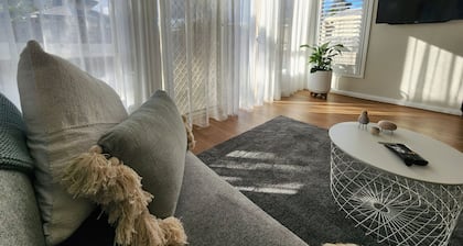 The Chateau -perfectly located, walking distance to town, train station & parks.