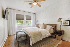 3 habitaciones, tabla de planchar con plancha y cuna de viaje