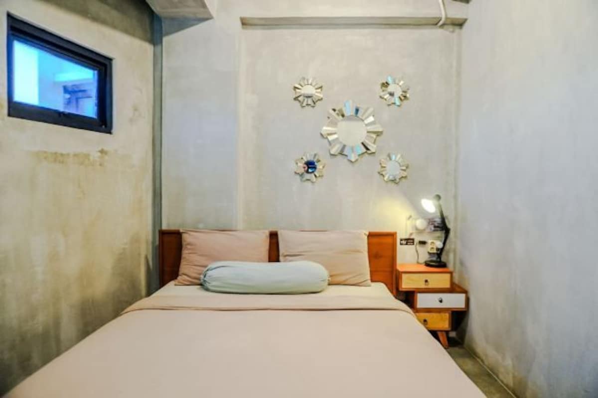 Studio Room