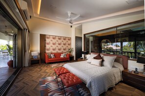 Luxury-Villa, Balkon, eingeschränkter Meerblick | 5 Schlafzimmer, hochwertige Bettwaren, Verdunkelungsvorhänge