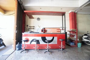 Reception - OYO 93987 Suropati 2 Guest House (Malang)