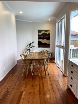 Dining - Pool and Playground Paradise (Auckland)