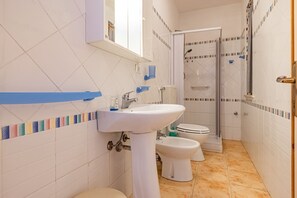 Shower, hair dryer - Non ti Scordar di Me - Bel Horizonte (Capoliveri)