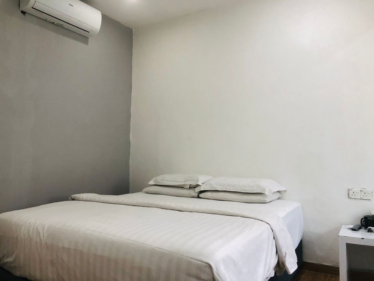 Luxury Double Room, 1 King Bed | Free WiFi, bed sheets