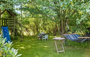 Outdoor dining - Gorgeous home in Fårevejle with WiFi (Fårevejle)