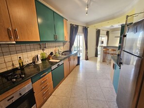 Fridge, microwave, oven, dishwasher - Falesia Marina 3 bedrooms (Vilamoura)