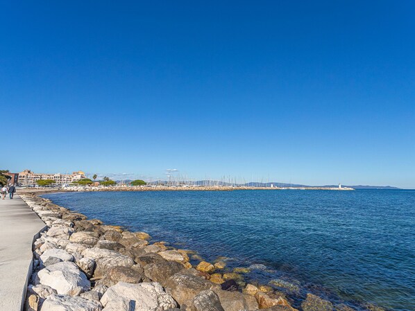 Nära stranden