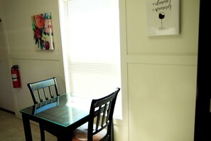 Dining - Super Cute,  1 Bedroom cottage
close to the river, and 6 miles to the Casino (Corning)