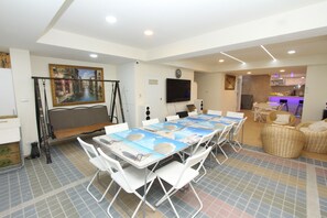 Vila superluxo, sacada, vista para a montanha | Sala de estar | TV de tela plana