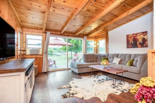 Rustic modern farmhouse.  Enjoy the peace and privacy of Uribe farm.  